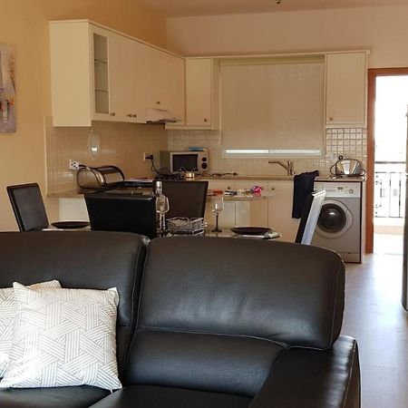 Petras Cozy Nest, 1-Bedroom Apt., Paphos-Universal Exteriör bild