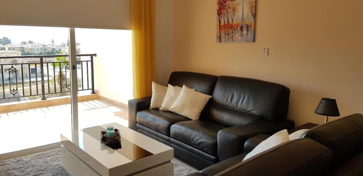 Petras Cozy Nest, 1-Bedroom Apt., Paphos-Universal Exteriör bild
